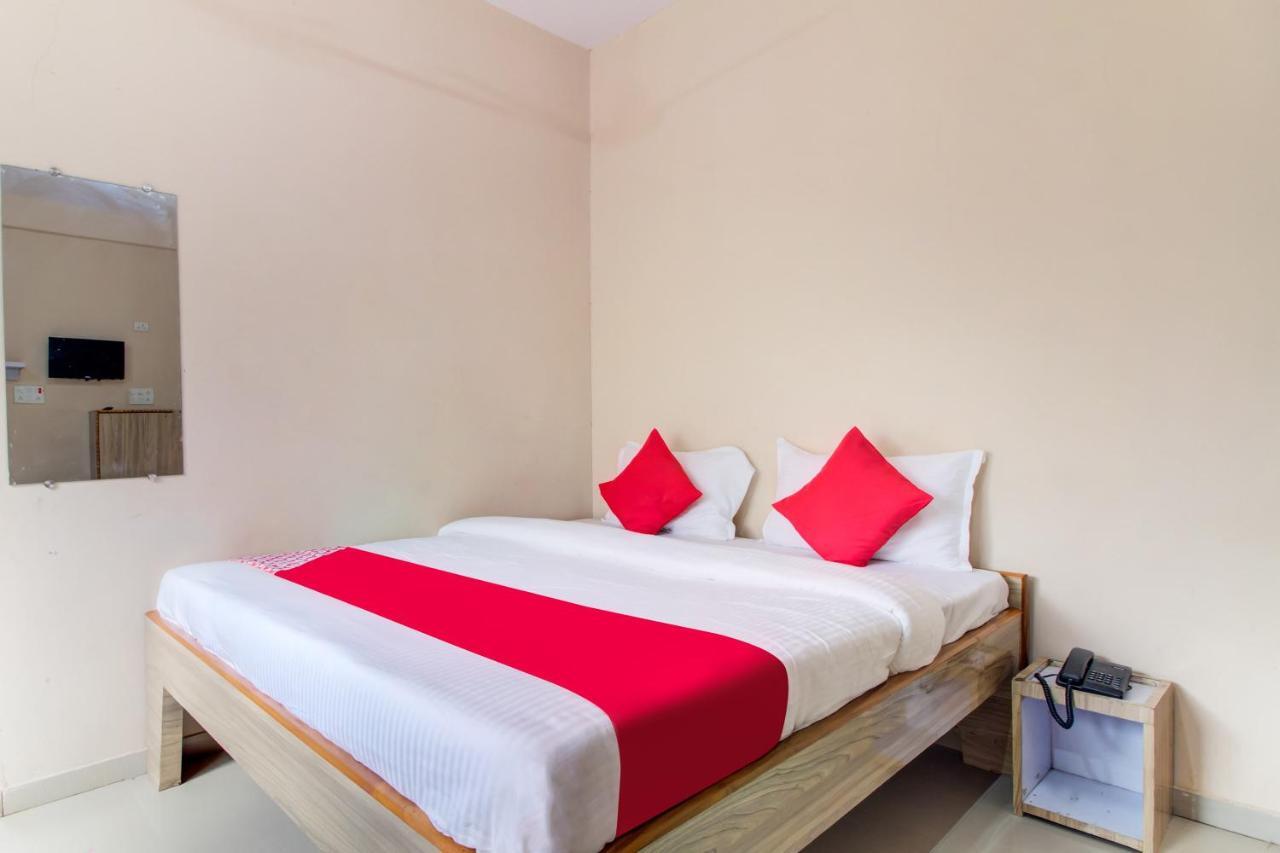 Oyo 48915 Chaitanya Green Park Hotel Vani Eksteriør billede