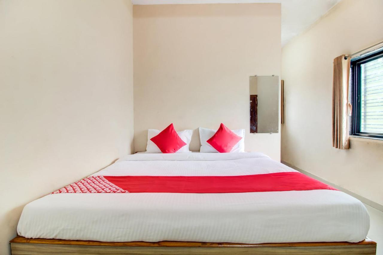 Oyo 48915 Chaitanya Green Park Hotel Vani Eksteriør billede